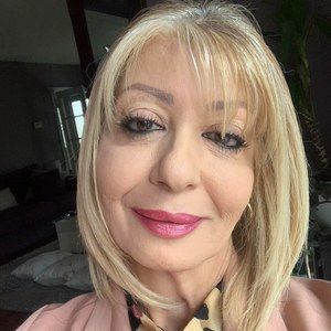 Meet your Posher, Adriana